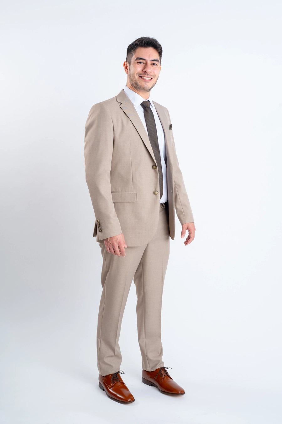 Traje Taupé