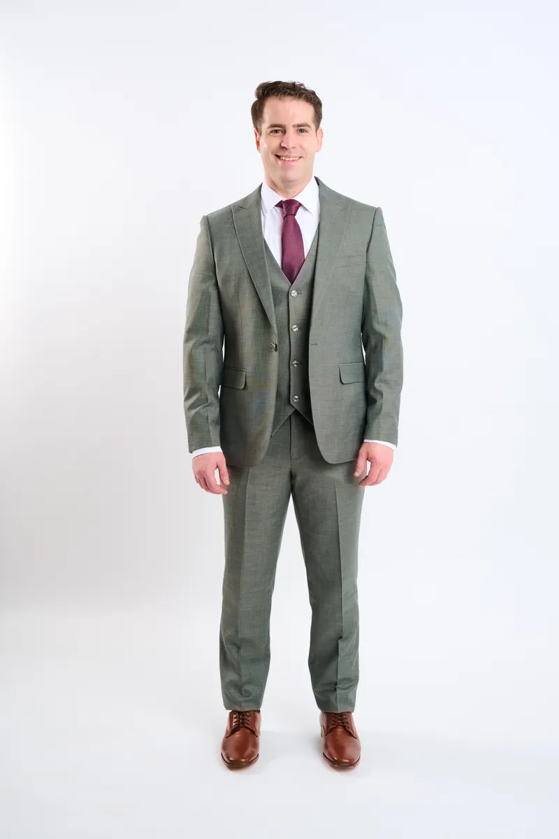 Traje verde seco